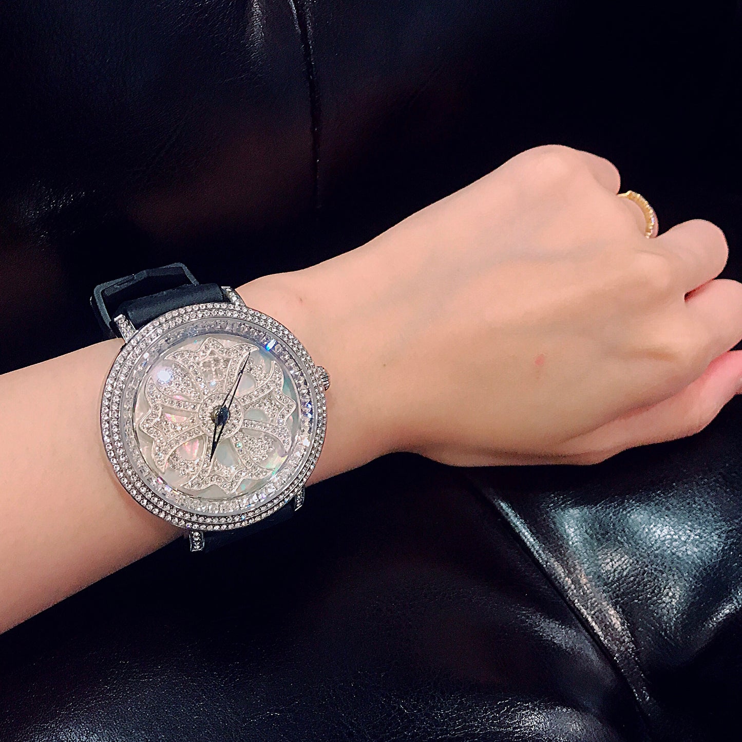 LILY 46MM BLACK×SILVER <シリコンベルト>