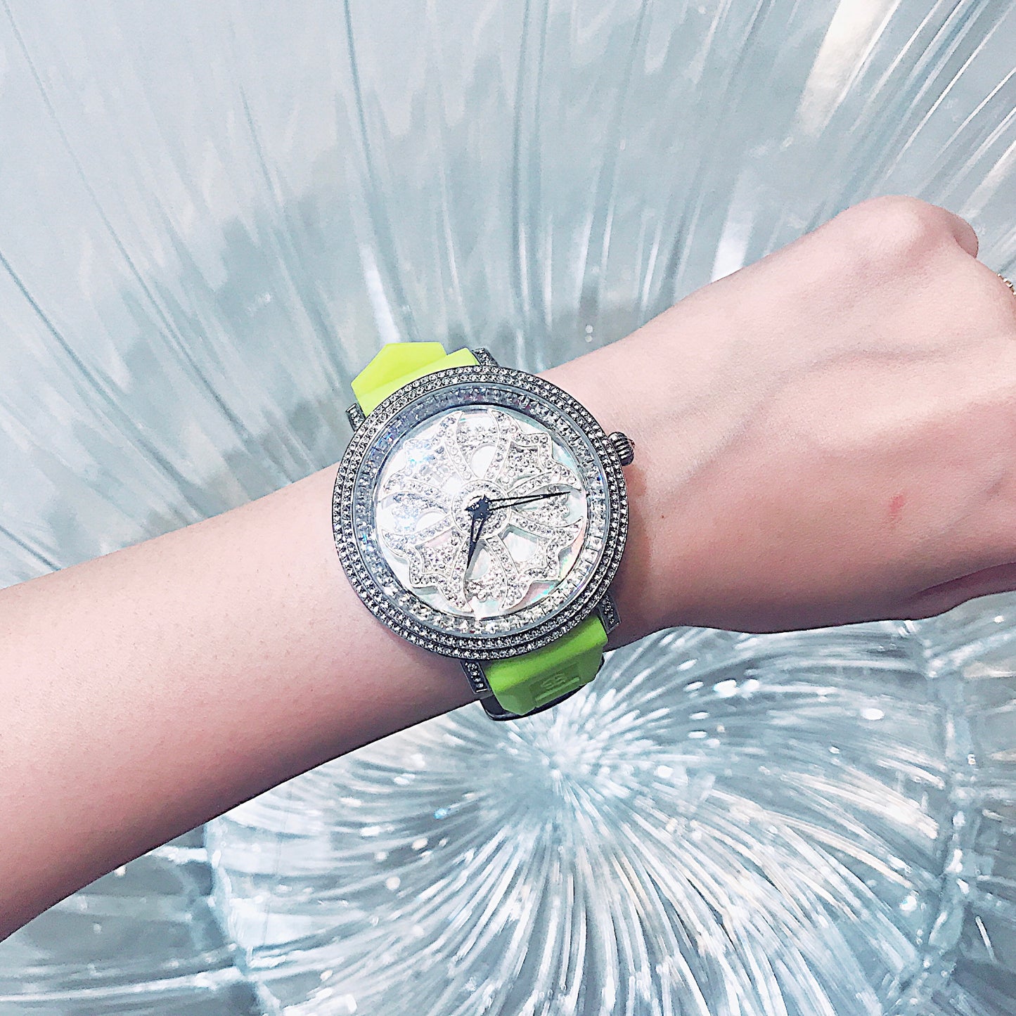 LILY 46MM FRESH YELLOW×SILVER <シリコンベルト>