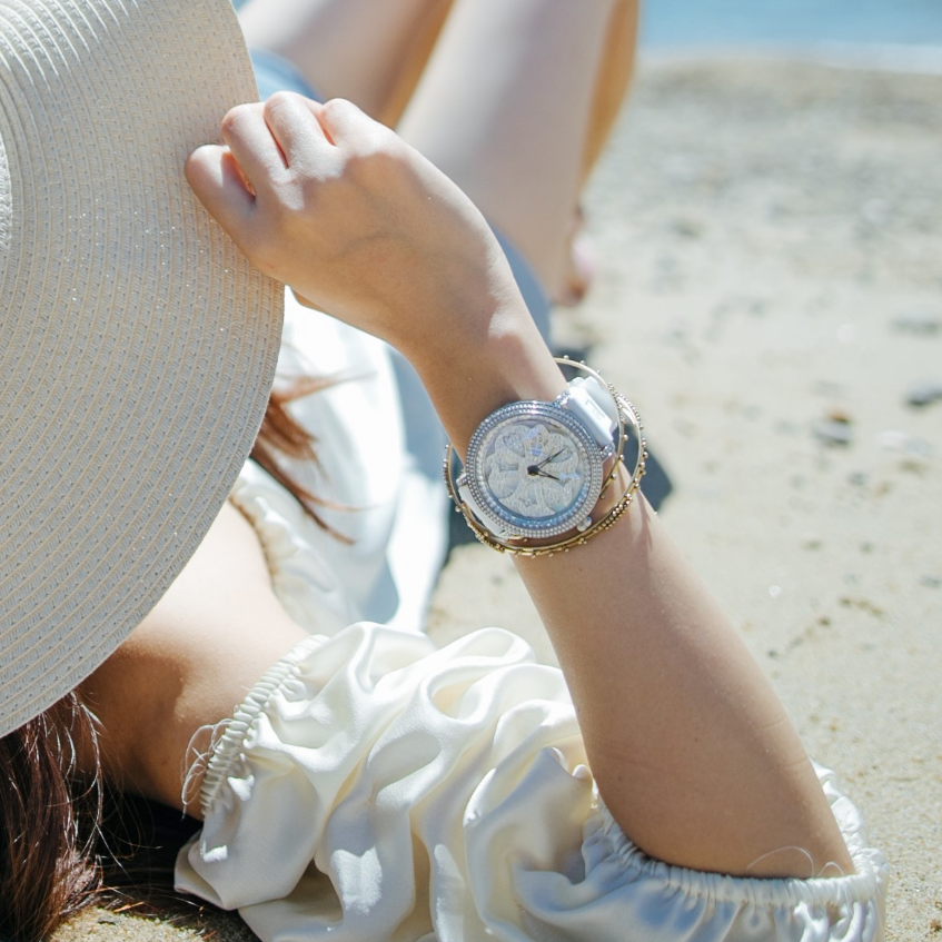 LILY 46MM WHITE×SILVER <シリコンベルト> 20220721