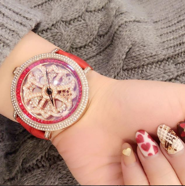 LILY 46MM RED x GOLD <革ベルト>